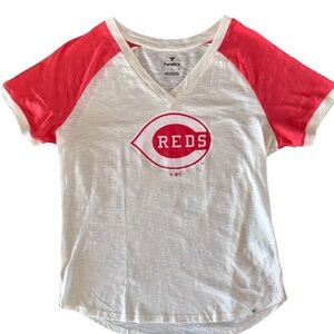 Cincinnati Reds Fanatics Women’s V-Neck Tee Size L